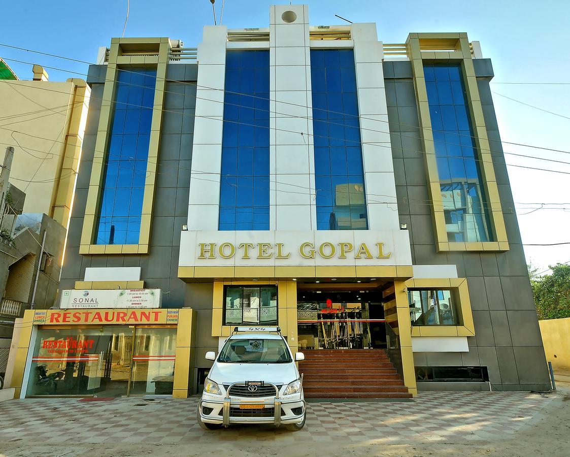 Hotel Gopal Dwārka Exterior foto